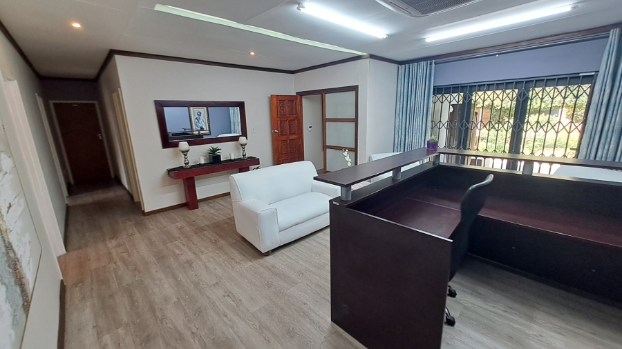 5 Bedroom Property for Sale in Langenhovenpark Free State